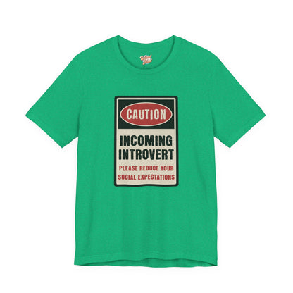 Caution Incoming Introvert – Retro Meme T-Shirt – Funny 70s Style Graphic Tee for Millennial Adults