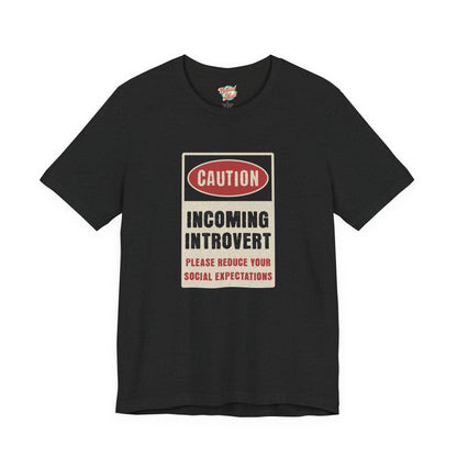 Caution Incoming Introvert – Retro Meme T-Shirt – Funny 70s Style Graphic Tee for Millennial Adults